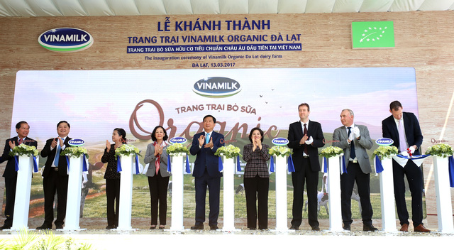 Trang trại bò sữa Organic tiêu chuẩn châu Âu đầu tiên tại Việt Nam được Vinamilk khánh thành tại Lâm Đồng