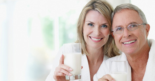 Phòng chống bệnh tim mạch và đột quị với sữa không tách béo