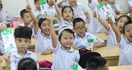 Vinamilk Celebrates 14 Years Benefiting Vietnamese Children with School Milk Program