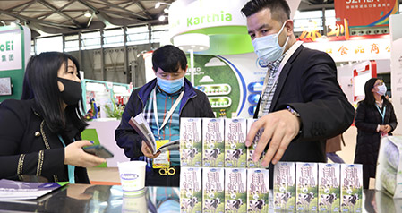 Vinamilk ra mắt sữa tươi Organic “tiêu chuẩn kép” trong triển lãm quốc tế hàng đầu tại Thượng Hải