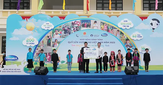 Vinamilk & quỹ sữa vươn cao Việt Nam khởi động hành trình năm thứ 16 tại Quảng Ninh