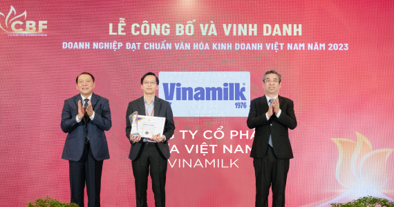 PHÁT TRIỂN BỀN VỮNG, GẮN LIỀN VỚI TRÁCH NHIỆM XÃ HỘI GIÚP VINAMILK ĐƯỢC VINH DANH VĂN HÓA KINH DOANH VIỆT NAM
