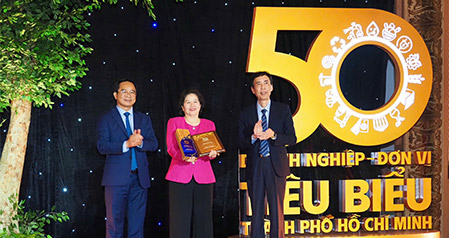 Vinamilk tự hào được vinh danh trong top 50 doanh nghiệp của tp.HCM nhân kỷ niệm 50 năm thống nhất đất nước