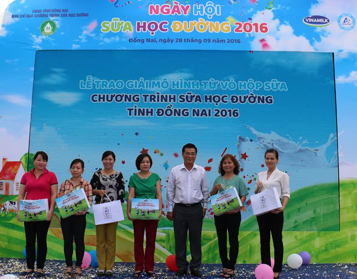 Ngày hội sữa học đường 2016