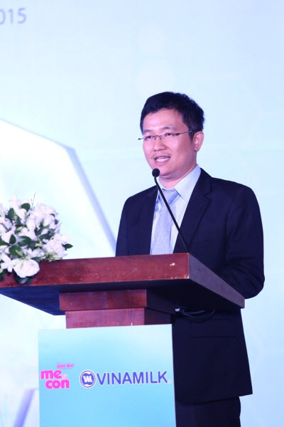 Ông Mai Thanh Việt – Giám đốc Marketing ngành hàng của Vinamilk phát biểu tại hội thảo 