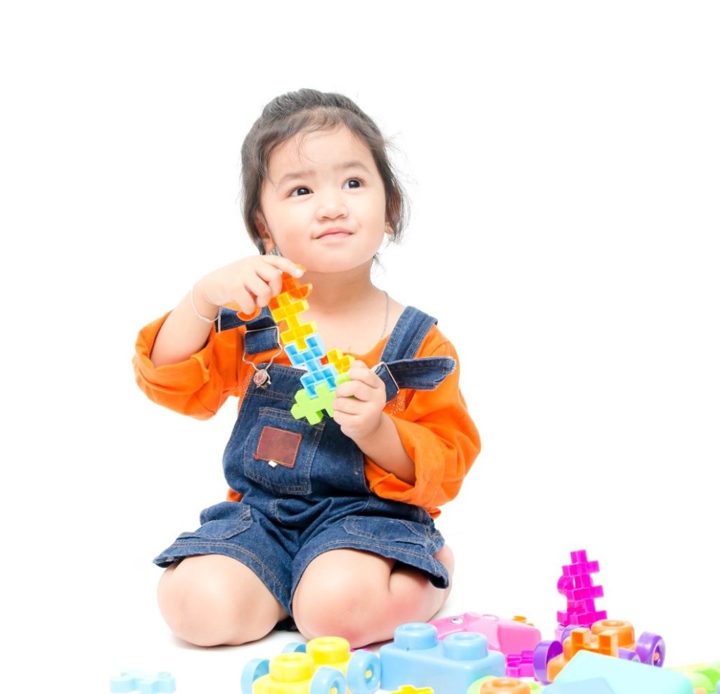 Trò chơi ghép hình giúp bé phát triển thị giác, kỹ năng quan sát và kích thích trí tưởng tượng của bé