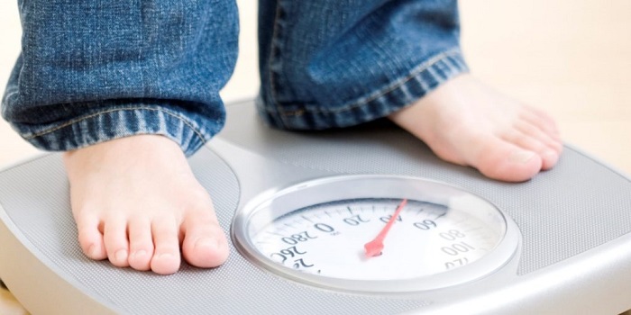 Nếu bé yêu có cân nặng vượt quá 20% so với mức quy định, các mẹ cần phải chú ý.