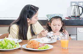Mẹ ơi! Đừng để não bé kém phát triển vì biếng ăn