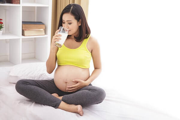Mẹ uống sữa bầu giúp bé thông minh hơn
