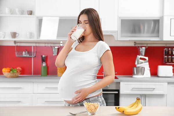 Uống sữa bầu đúng giúp mẹ bầu hấp thụ tốt chất dinh dưỡng có trong sữa