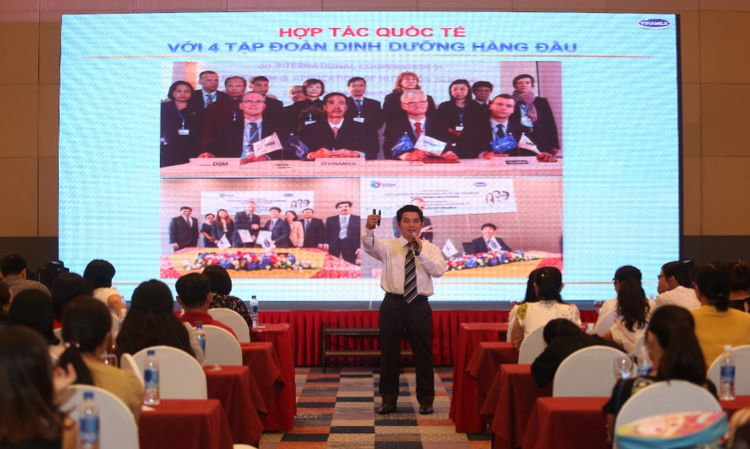Bác sỹ Nguyễn Vũ Linh – Trưởng ban đào tạo và truyền thông dinh dưỡng - Trung tâm dinh dưỡng Vinamilk chia sẻ về sản phẩm Dielac Grow Plus