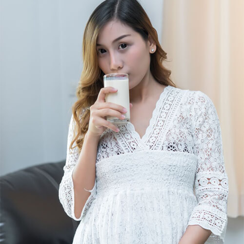 Chăm uống sữa để bổ sung đủ dinh dưỡng và tăng tốc về đích mẹ bầu nhé!