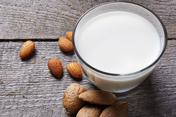 Sữa hạnh nhân là loại sữa bầu có hàm lượng dinh dưỡng đa dạng