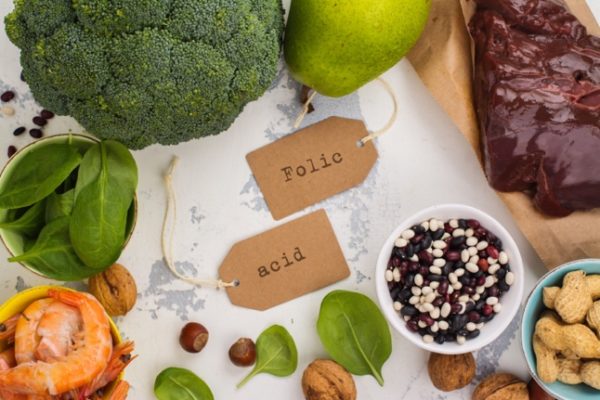Axit Folic là dưỡng chất cần thiết cho não và cột sống của bé phát triển