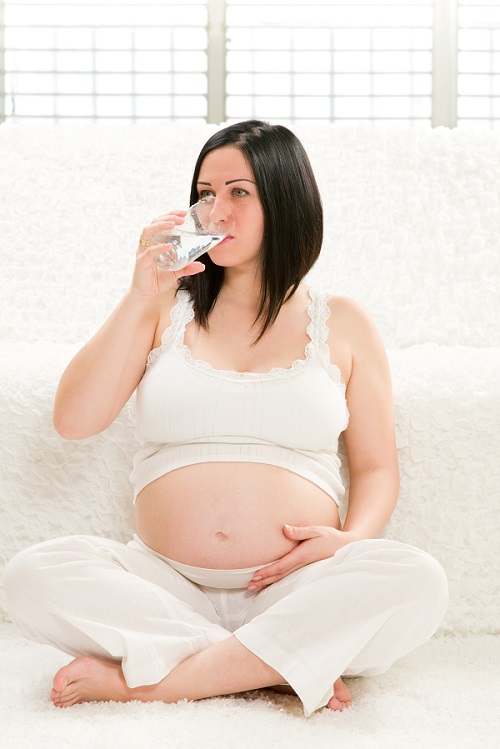 Mẹ bầu nhớ chọn sữa có bổ sung chất xơ tiêu hóa  và hệ men vi sinh để phòng ngừa, điều trị táo bón nhé!