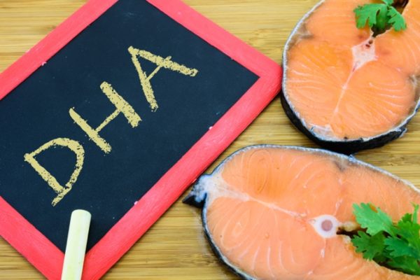 DHA là dưỡng chất thiết yếu cho sự phát triển não bộ của bé