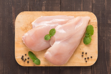 Thịt gà có nhiều protein và chất sắt