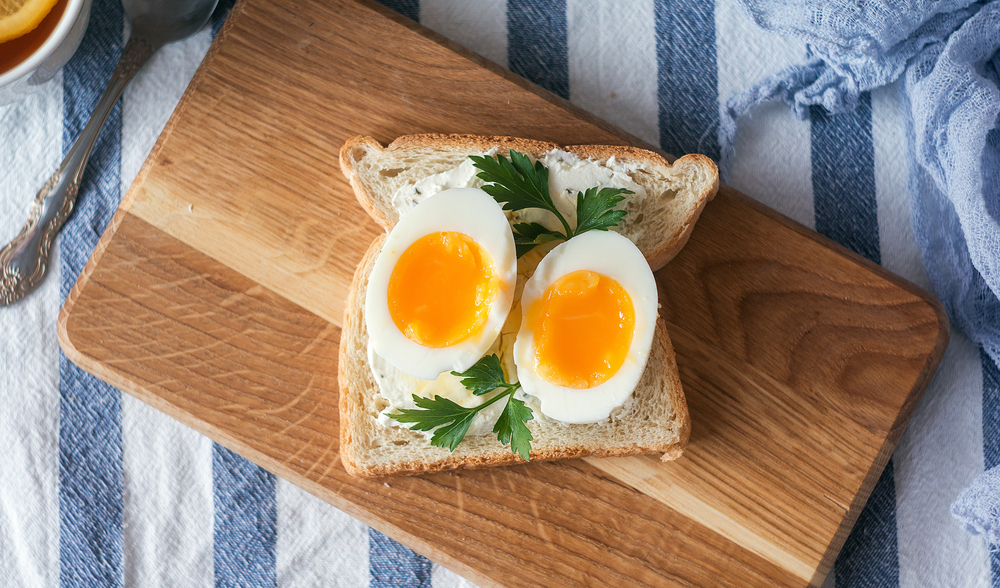 Bánh kẹp sandwich trứng sẽ là bữa sáng bổ dưỡng cho bé