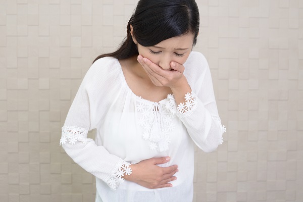 Ốm nghén khiến mẹ bầu gặp khó khăn trong ăn uống, dễ làm mẹ bị thiếu hụt các chất