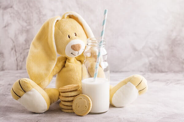 Sữa cho bé cần được pha theo đúng công thức của nhà sản xuất, các vật dụng pha cũng cần được vệ sinh kỹ lưỡng