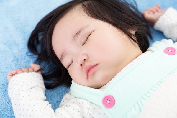 Sữa tăng cân cho bé dưới 1 tuổi giúp bé ăn ngủ tốt hơn