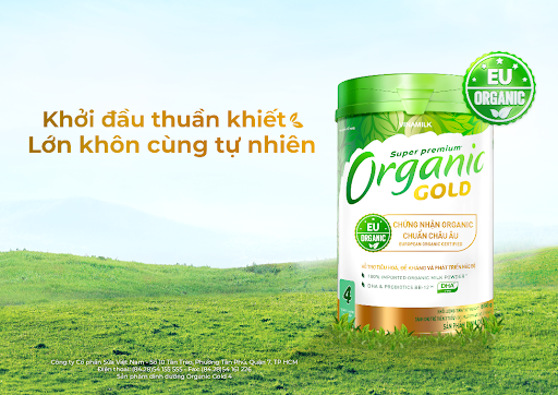 Vinamilk Organic Gold 4 bổ sung 100% DHA từ tảo, kết hợp với ARA hỗ trợ trẻ phát triển não bộ và thị giác.