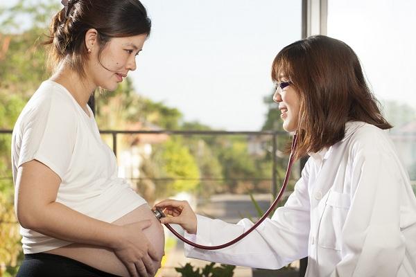 Hãy tuân thủ lịch khám thai định kỳ, đặc biệt là những tuần thai cuối mẹ bầu nhé!