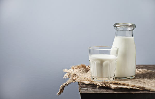 Bé trên 1 tuổi có nên bổ sung sữa ngoài?