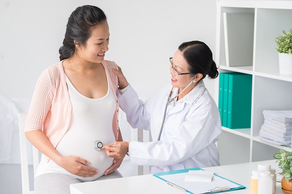  Các bác sĩ sẽ cho mẹ biết cân nặng của thai nhi trong mỗi lần khám thai.