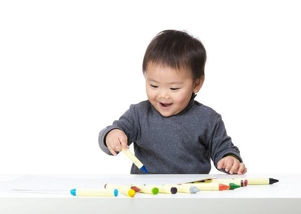 1 tuổi là giai đoạn vàng để phát triển trí não cho bé.