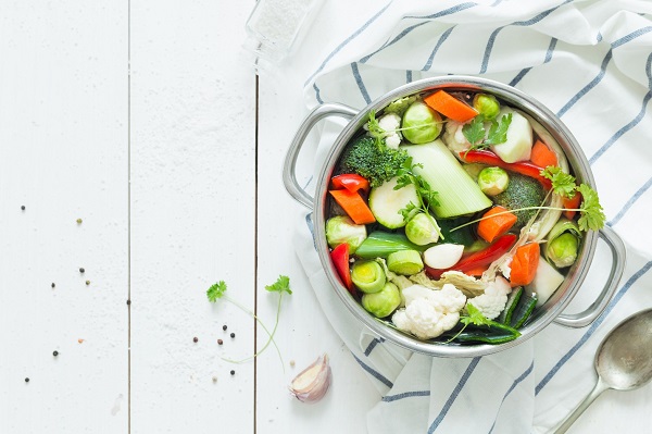 Chất xơ có nhiều trong rau xanh, trái cây có thể giúp bé tăng cường khả năng hấp thu các dưỡng chất và nhuận trường