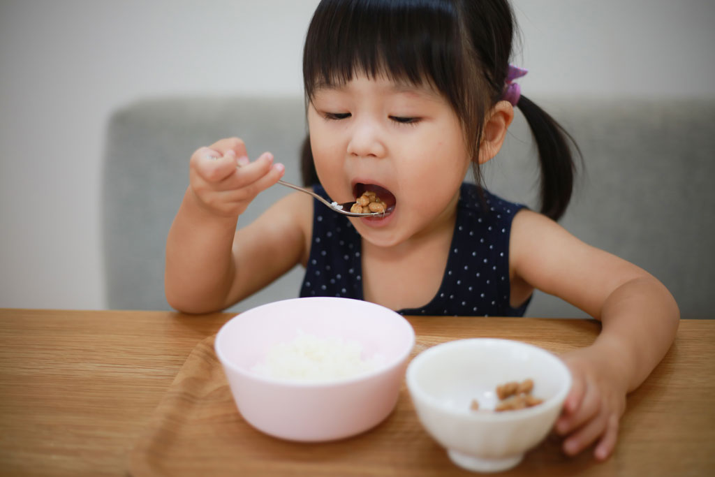 Trẻ em Nhật Bản được bố mẹ rèn luyện tính tự lập từ nhỏ.