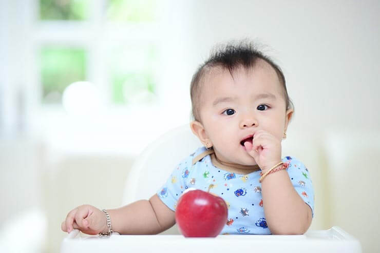 Tạo một không gian phù hợp để báo hiệu cho bé biết giờ ăn đã đến. Tạo một không gian phù hợp để báo hiệu cho bé biết giờ ăn đã đến.