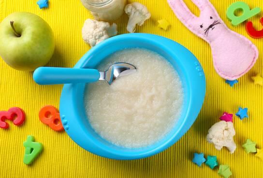 Mẹ nhớ cách nấu bột cho trẻ cần phải có độ loãng và đặc phù hợp với lứa tuổi và thể trạng của bé nha.