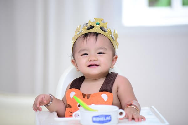 Bé yêu chỉ nên bắt đầu ăn dặm từ tháng thứ 6 mẹ nhé!