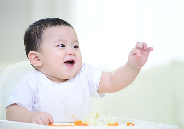 Nhìn con ăn ngoan và khỏe mạnh mỗi ngày là niềm vui lớn nhất của mẹ