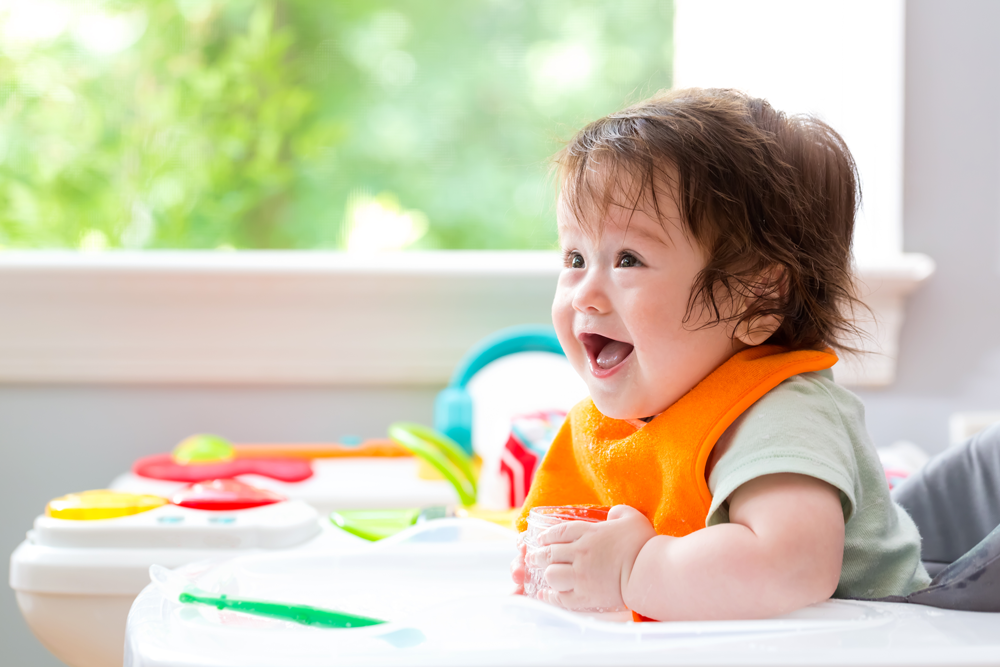 Phương pháp ăn dặm kiểu Nhật sẽ giúp bé thiết lập thói quen ngồi ăn ngay từ khi còn nhỏ, để ăn nhanh và tập trung hơn.